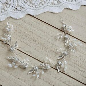 Silver Floral Leaf Hair Accessory. Brand New.